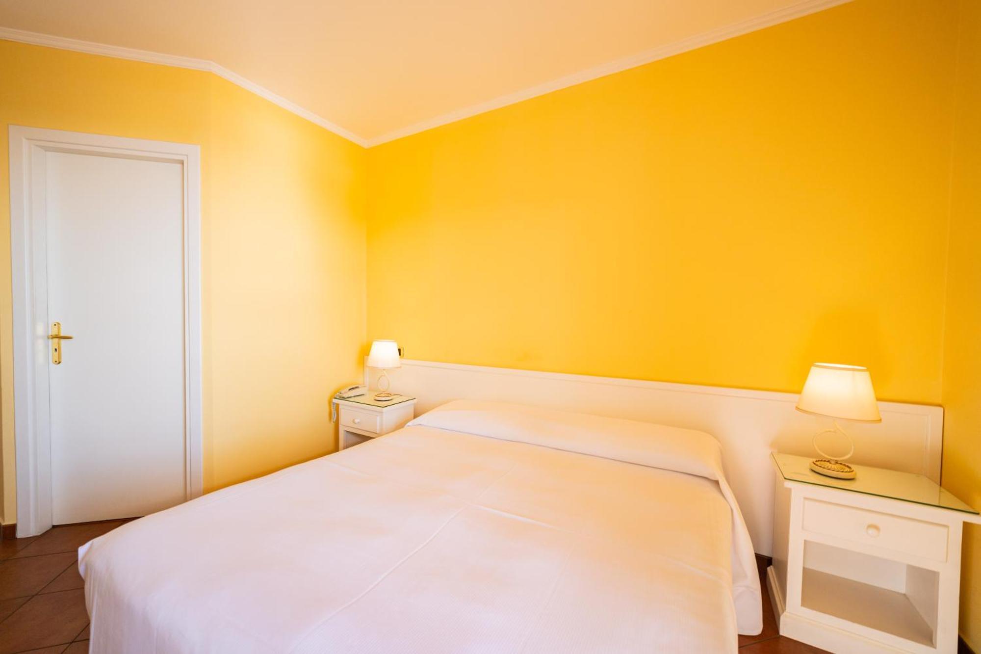 Mendolia Hotel 3*