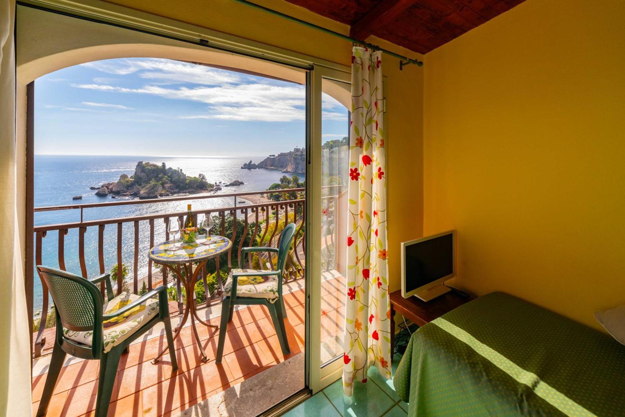 Mendolia Hotel 3*