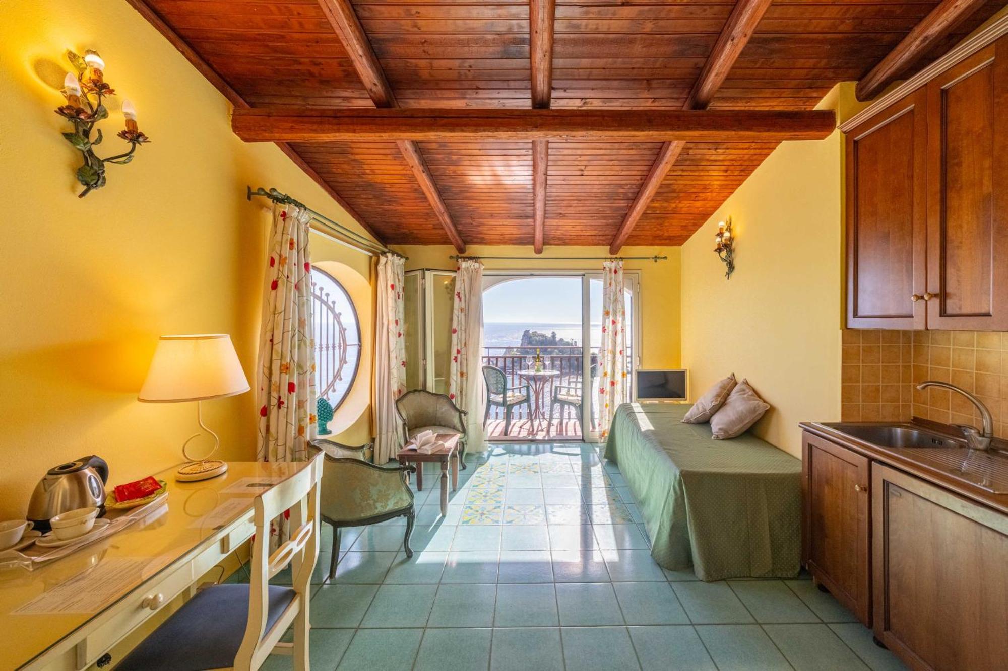 Mendolia Hotel 3*